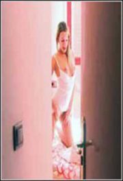 Bernice-Pillé A Mi Amiga Haciendo Cam